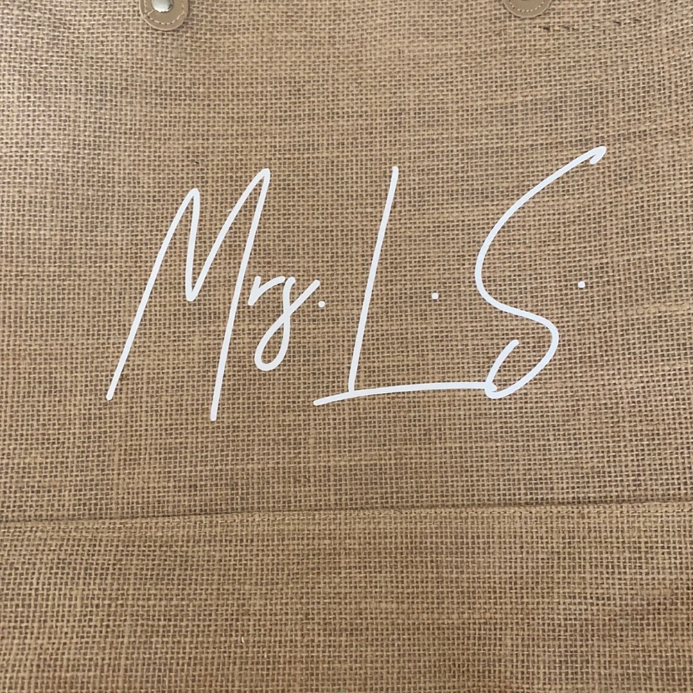 Beach bag with the initials Mrs. L.S.